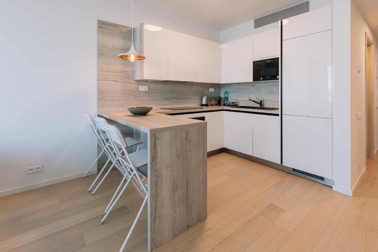Skau Coral Residence In Sky Park 22 Floor 1Tower Panoramic View Free Parking ブラチスラヴァ エクステリア 写真