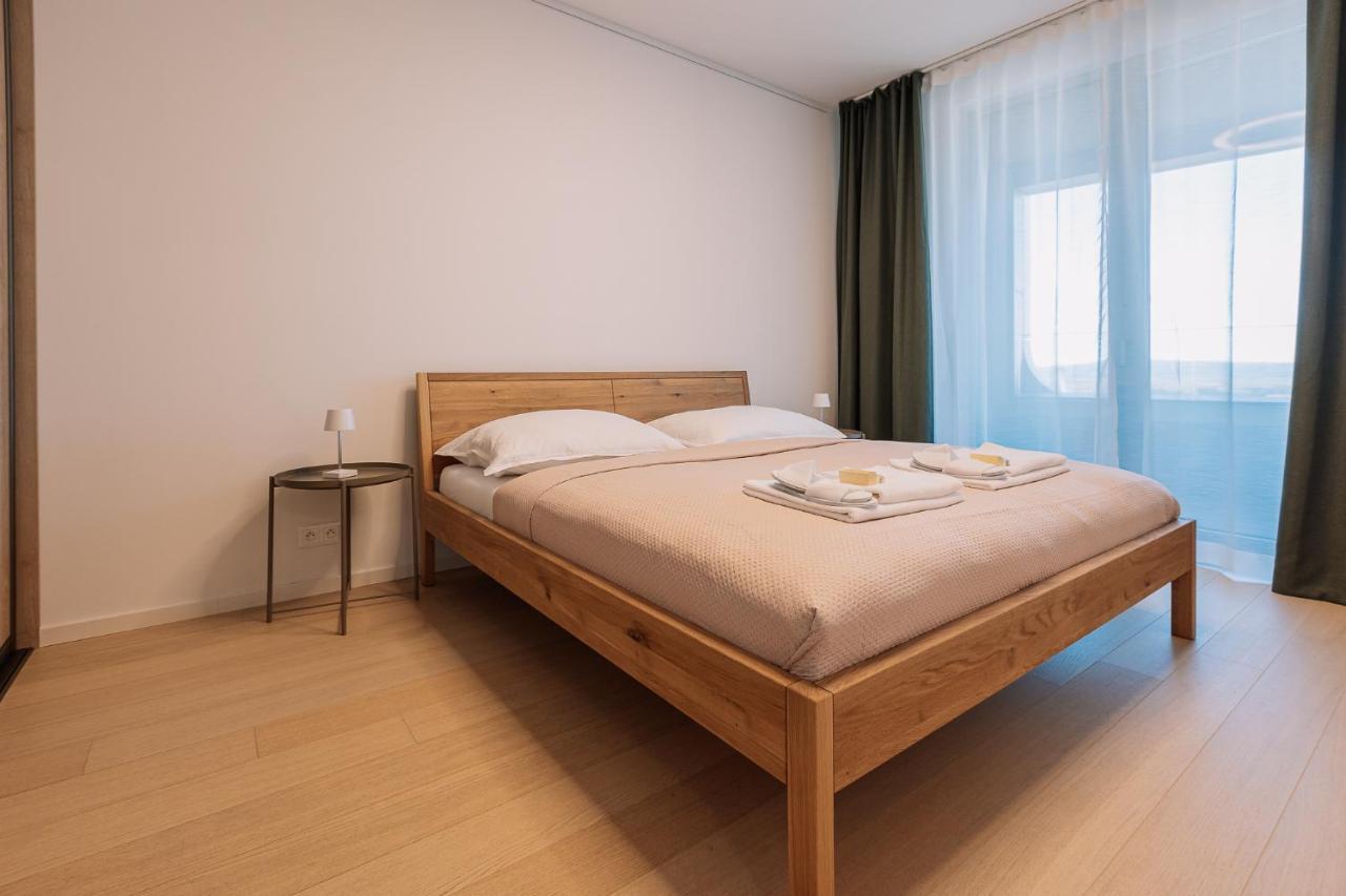 Skau Coral Residence In Sky Park 22 Floor 1Tower Panoramic View Free Parking ブラチスラヴァ エクステリア 写真