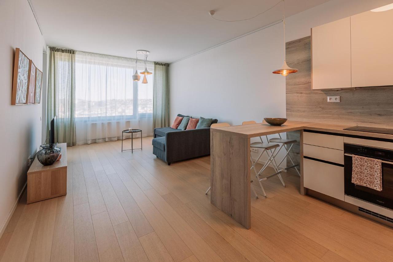 Skau Coral Residence In Sky Park 22 Floor 1Tower Panoramic View Free Parking ブラチスラヴァ エクステリア 写真