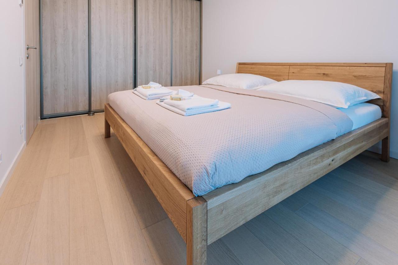 Skau Coral Residence In Sky Park 22 Floor 1Tower Panoramic View Free Parking ブラチスラヴァ エクステリア 写真
